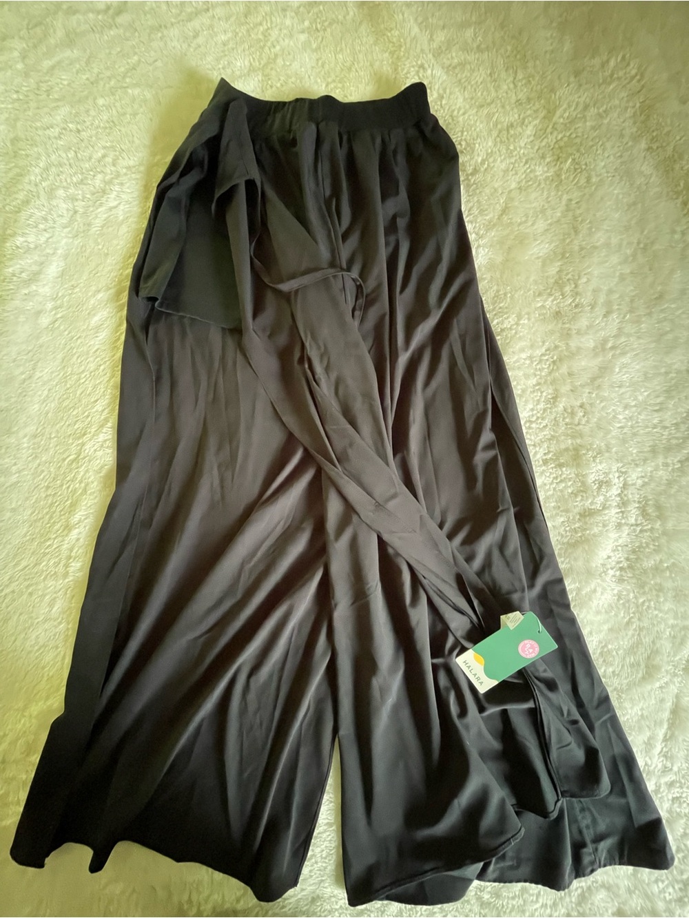 HALARA Black Maxi Skirt with High Slit - Picture 3 of 3